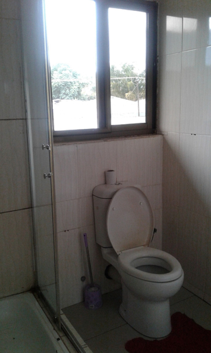 Bathroom, Providence Teez Lodge, Kitwe