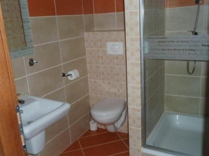 Bathroom 4, Galileo, Žilina