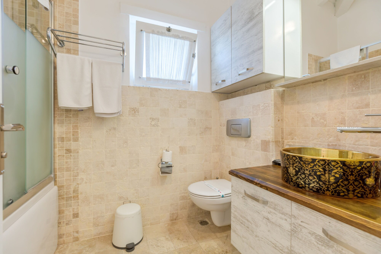 Bathroom 5, Alaroof Hotel  ( +15 ), Çeşme