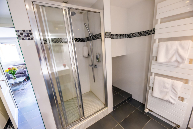 Bathroom 5, Chambres d'Hôtes La Ferme de L'Oudon & Spa, Calvados