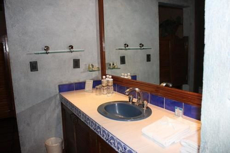 Bathroom 3, Hotel La Plaza de Tequisquiapan, Tequisquiapan