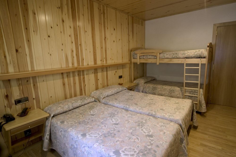 Bedroom 4, Hotel Sant Antoni, Girona