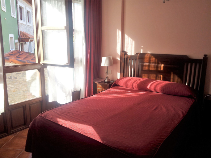 Bedroom 3, Casa Pelayin, Asturias