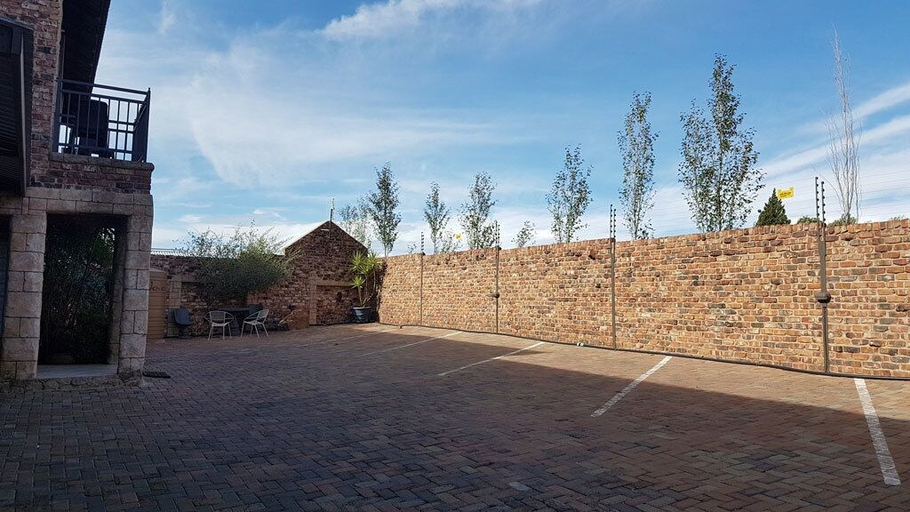 Exterior & Views 2, Tsessebe Guesthouse, Mangaung