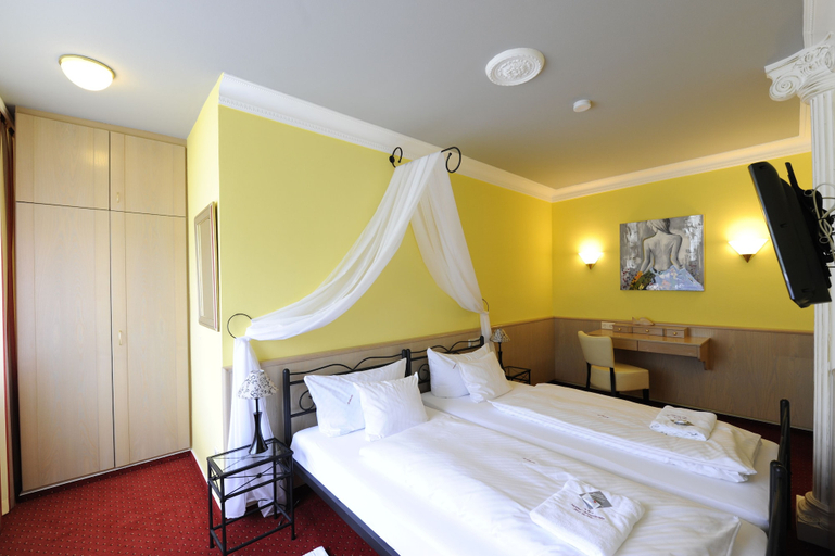 Bedroom 2, Hotel Ambiente, Lörrach