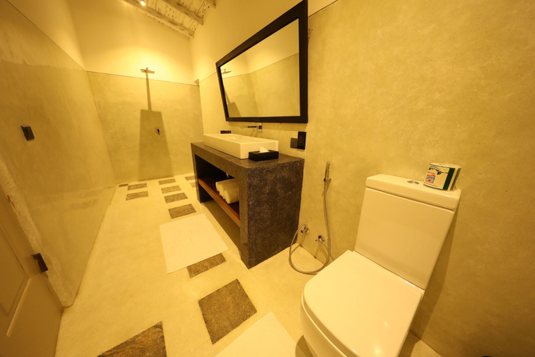Bathroom 4, Era Beach, Habaraduwa