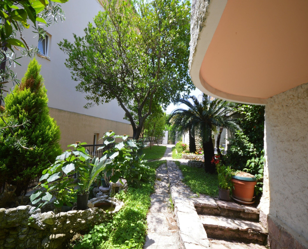 Others 5, Vasily Apartment