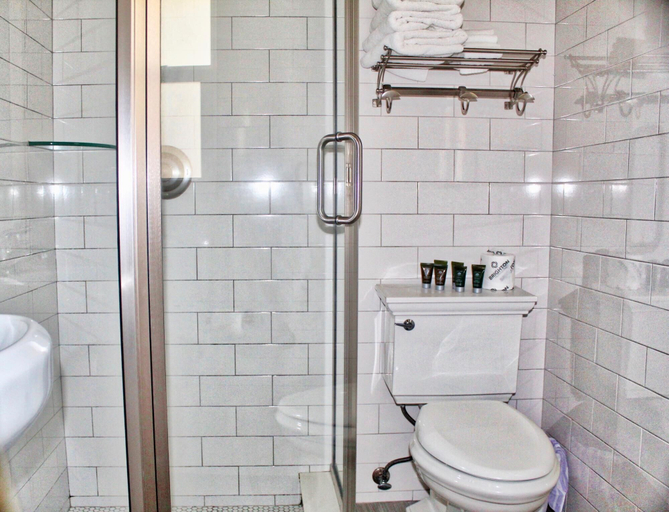 Bathroom 4, Coconut Grove Beach Resort Suite 3, Pinellas