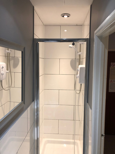 Bathroom 3, The Pheasant Inn, Central Bedfordshire