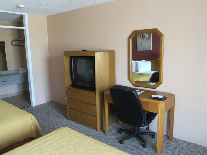 Bedroom 3, Americourt Extended Stays, Sullivan