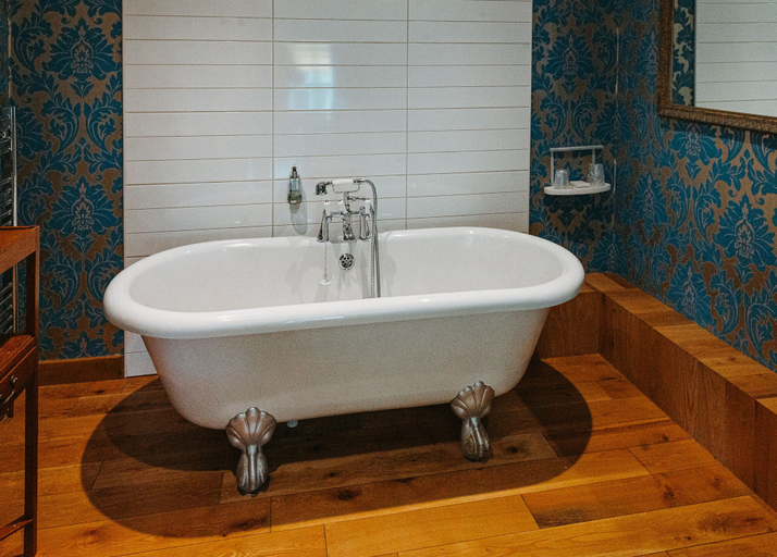 Bathroom 3, The Crown Inn, Roecliffe, North Yorkshire