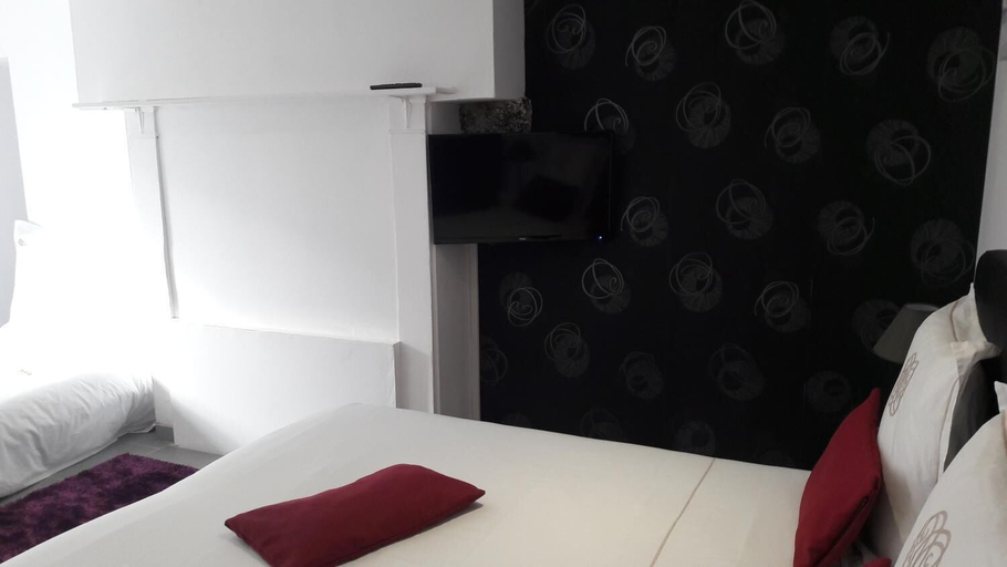Bedroom 5, Au fer à cheval, Orne
