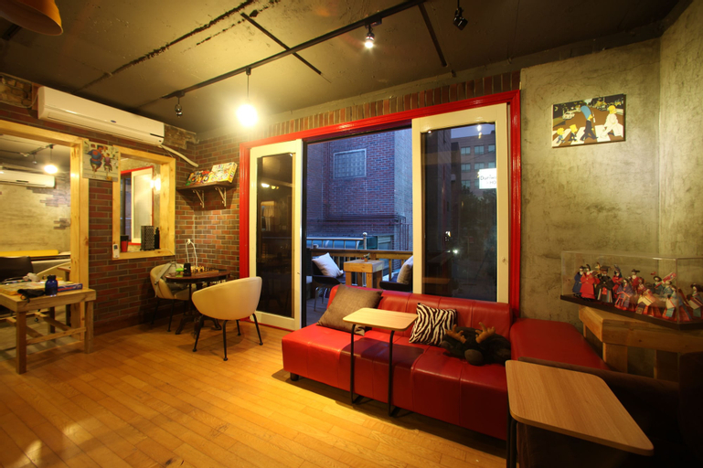 Mr.Comma Guesthouse - Hostel, Mapo