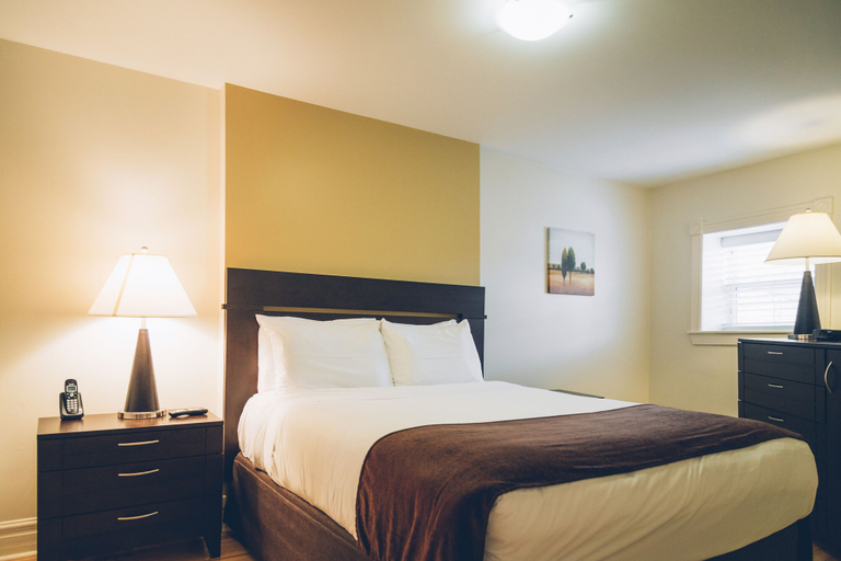 Bedroom 2, The Great George, Queens