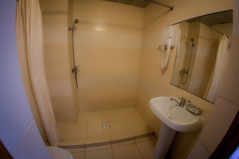 Bathroom 4, Discovery Borovoe, Shuchinskiy