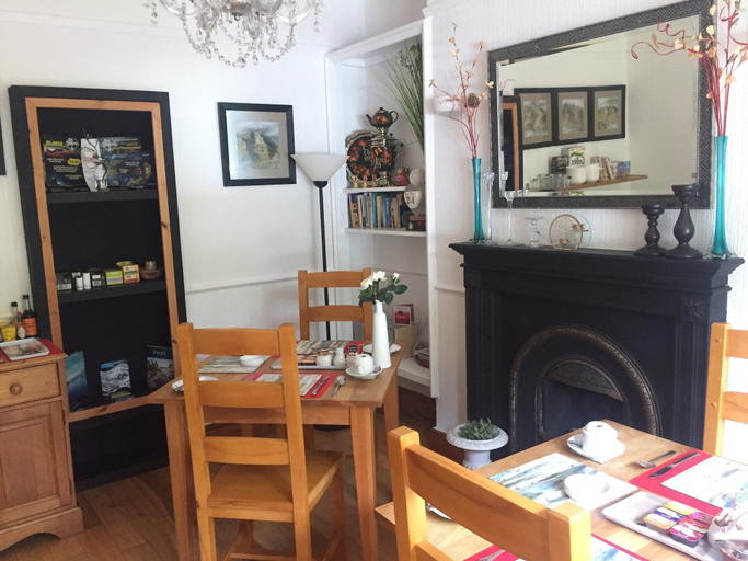 Others 5, Dolweunydd Bed & Breakfast, Conwy