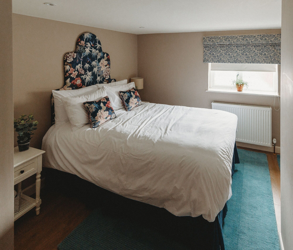 Bedroom 2, The Crown Inn, Roecliffe, North Yorkshire