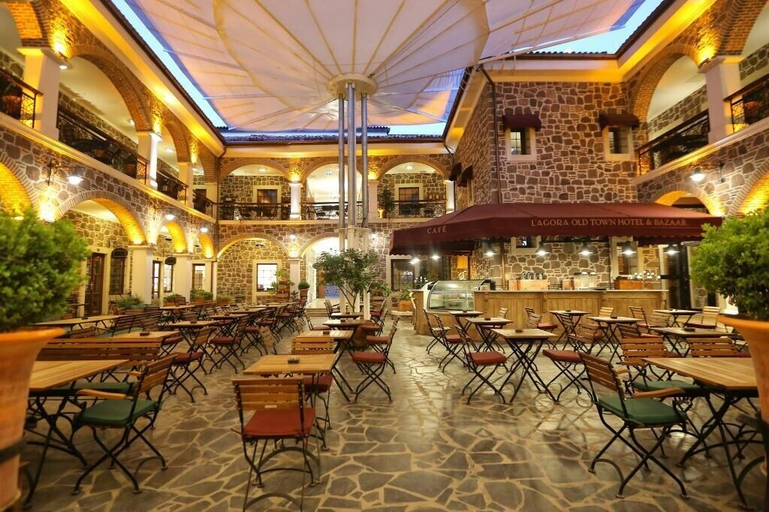 Food & Drinks