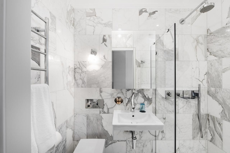 Bathroom 4, The Joseph Boutique Suites, Vilniaus