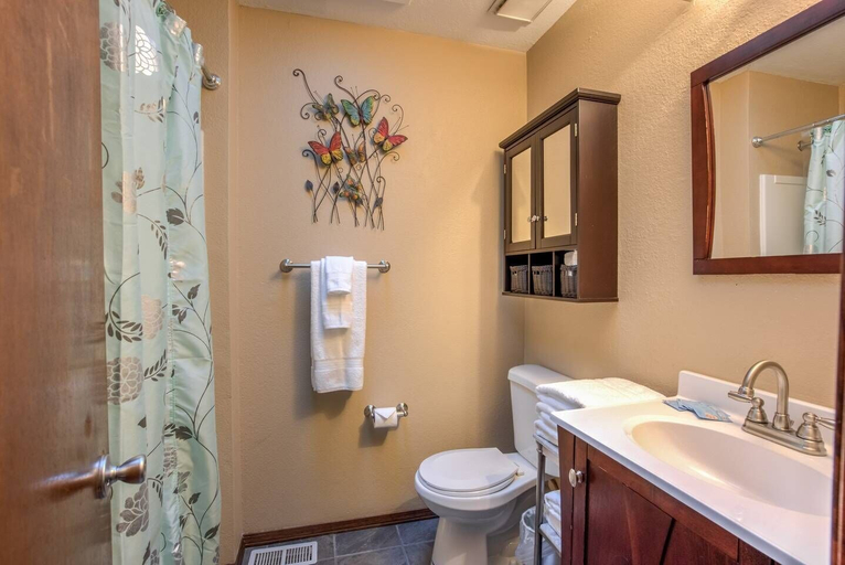 Bathroom 5, 4BR Entertainer AF Academy Hot Tub, Firepit!, El Paso