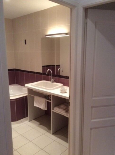 Bathroom 5, Chambres d'hôtes Le Relais de la Perle, Jura