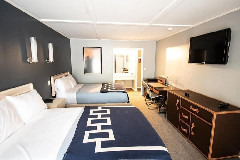 Bedroom 3, The Grand Motel, Noxubee