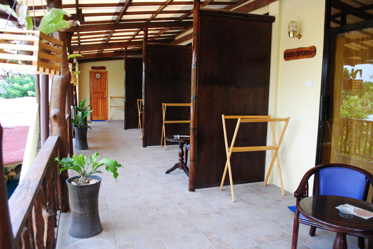 Others 4, Captain's Lodge and Bar, Panglao