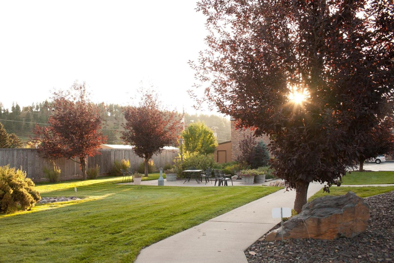 Exterior & Views, Black Hills Luxury Suites, Pennington