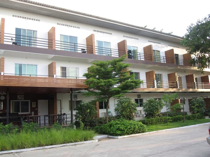 Exterior & Views 4, Baansakulpetch Hotel, Sung Noen