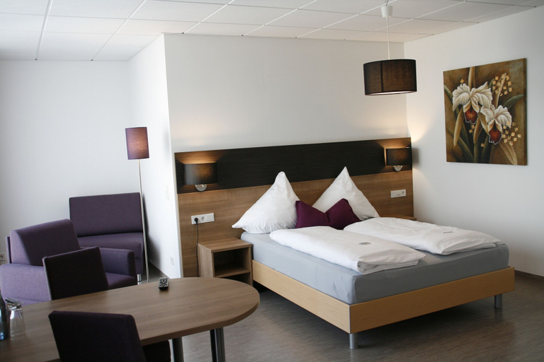 Bedroom 4, Hotel Dornberg, Peine