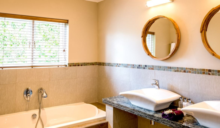 Bathroom 4, Bloemenzee Boutique B & B, City of Cape Town