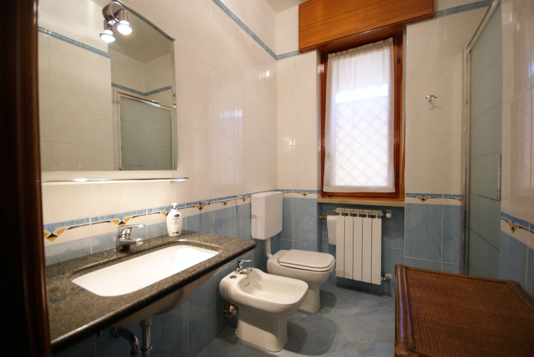 Bathroom, Appartamento Feodora, Imperia