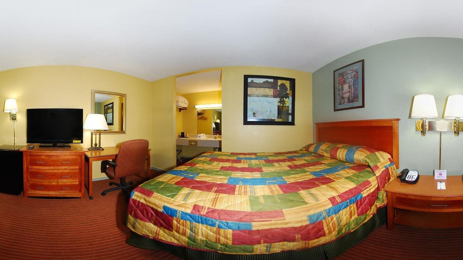 Bedroom 5, Regency Inn, Cloud