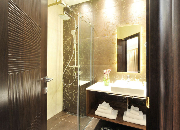 Bathroom 4, NV Luxury Suites & Spa, Belgrade