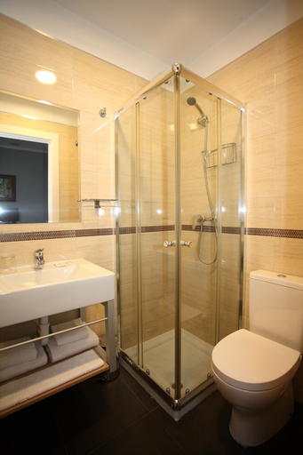 Bathroom 4, Pensión Jade, Cantabria