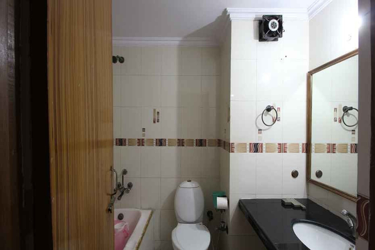 Bathroom, Hotel Chanakya, Agra