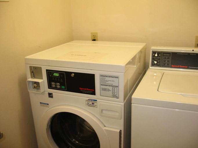 Bathroom, Serena Inn & Suites - Rapid City, Pennington