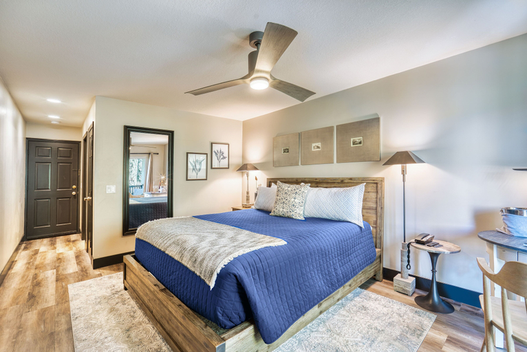 Bedroom 4, Europa Village Wineries and Resort, Riverside