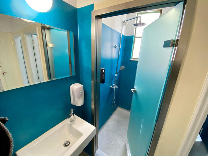 Bathroom 5, Artemision, Attica