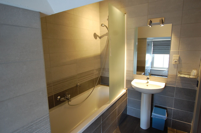Bathroom 5, Hôtel Piano 2, Brabant Wallon
