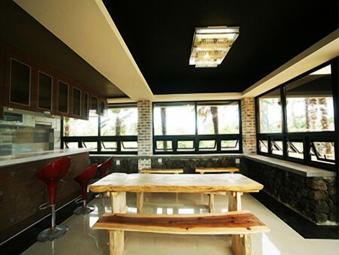 Food & Drinks, Starlightdrops Pension, Jeju