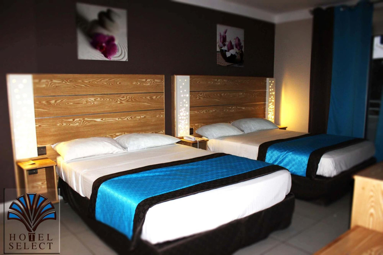 Bedroom 5, Hotel Select, Saint-Denis