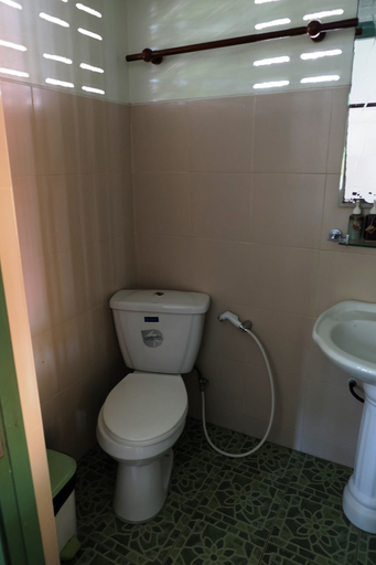 Bathroom 4, Baanrak Amphawa Homestay, Amphawa
