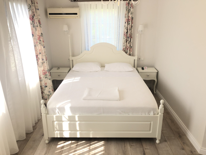 Bedroom 3, Bozcaada Kırlı Otel, Bozcaada