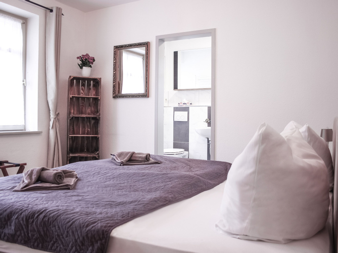 Bedroom 3, Hotel am Paradies, Jena