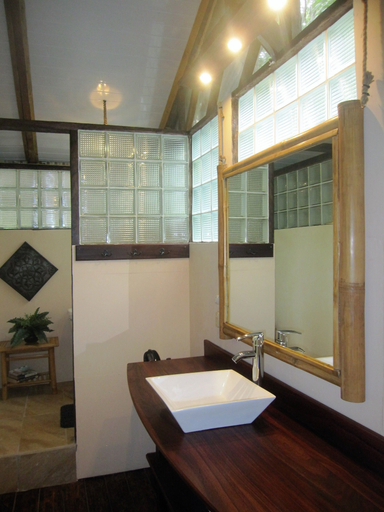 Bathroom 4, Little Corn Beach and Bungalow, Laguna de Perlas