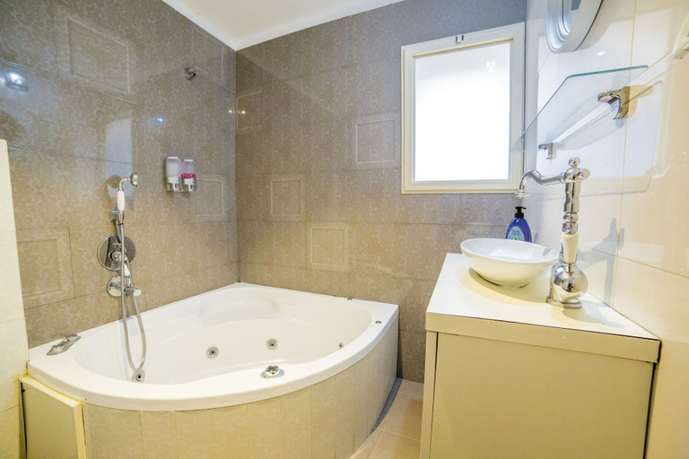 Bathroom 4, Hotel Jaffa 60 - Jonathan Hotel Chain