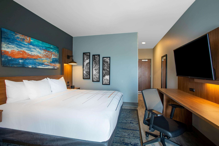 Bedroom 3, La Quinta Inn & Suites by Wyndham Oxford, Lafayette