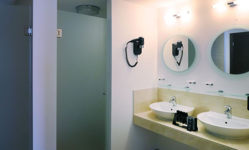 Bathroom 4, Melia Dunas Beach Resort & Spa - All Inclusive