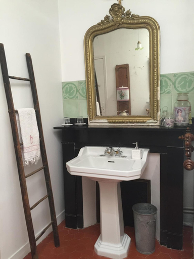 Bathroom 5, Le Logis Blanc. Chambres d'hotes, Aude